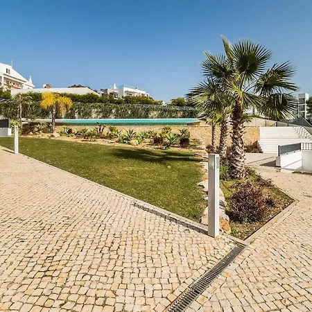 Family 3 Bedrooms Private Rooftop With Pool וילה אלבופיירה