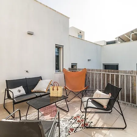 Family 3 Bedrooms Private Rooftop With Pool וילה *
