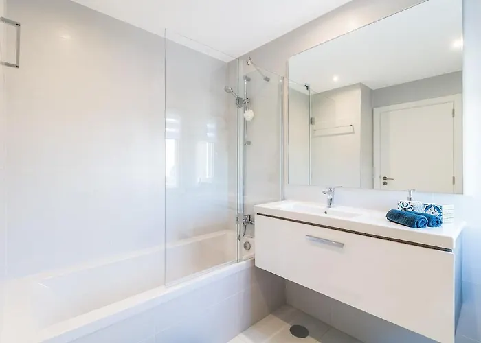 Family 3 Bedrooms Private Rooftop With Pool *