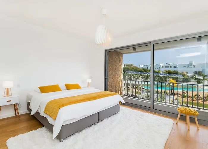 Family 3 Bedrooms Private Rooftop With Pool Villa