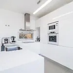 Family 3 Bedrooms Private Rooftop With Pool אלבופיירה