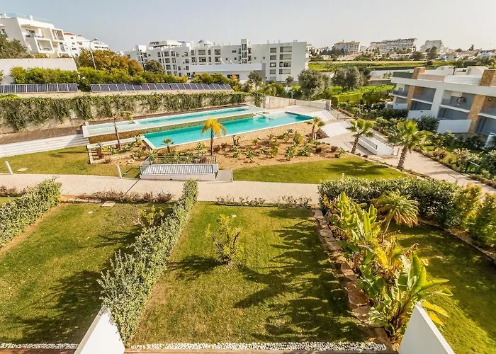 Family 3 Bedrooms Private Rooftop With Pool *